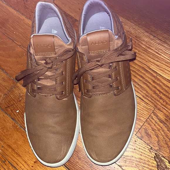 Aldo gently used brown sneaker Size 8 - Picture 2 of 4